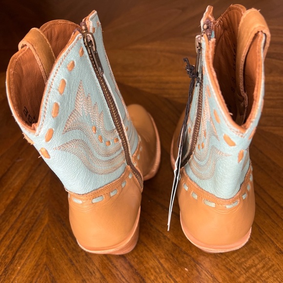 Lucchese Women’s Size 8 Short Western Boots Tan & Turquoise Leather NWT - Picture 4 of 10